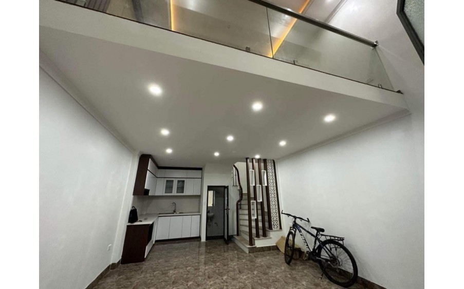 Cho thuê nhà nguyên căn tại ngõ 1395 Giải Phóng, 6 tâng, 35m2, 5P, giá 12.5 Triệu - ở, VP, KD đỉnh